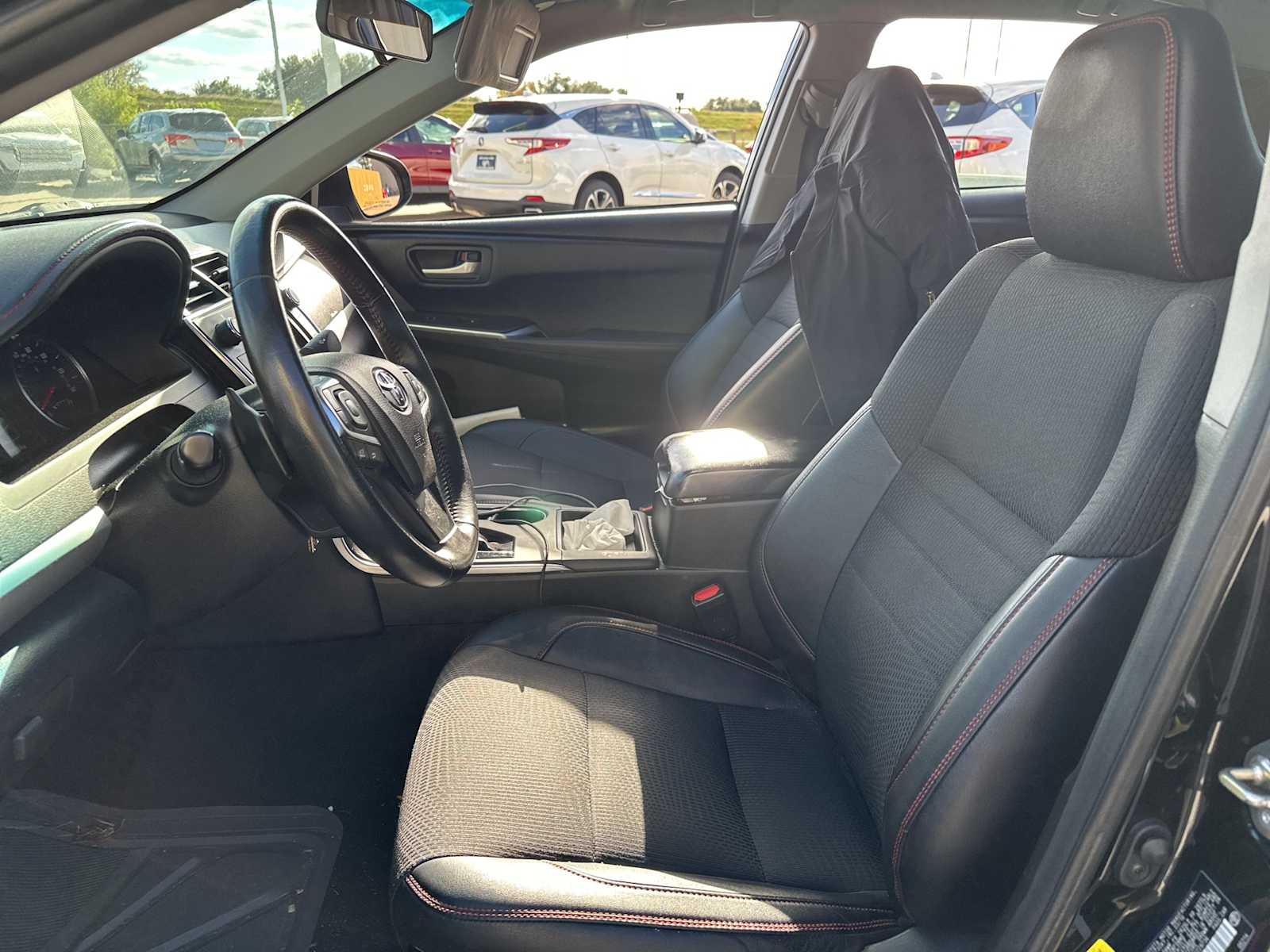 Thumbnail: 2016 Toyota Camry - 10