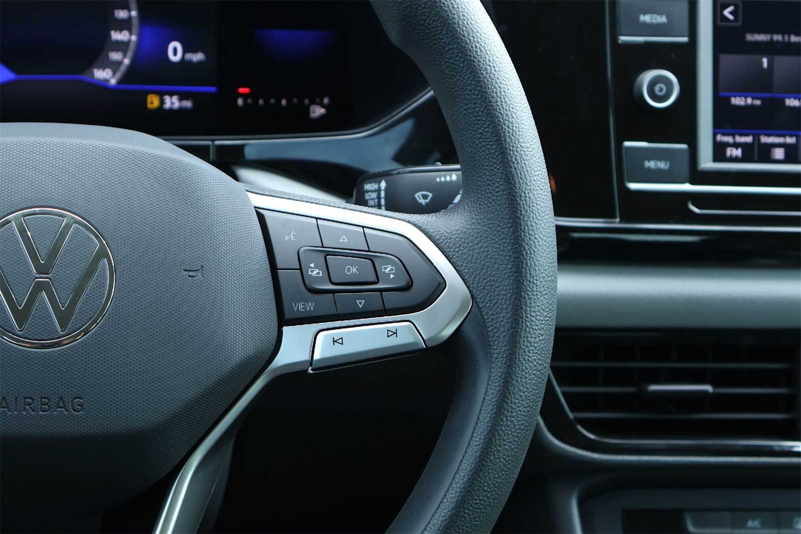 Thumbnail: 2022 Volkswagen Taos - 23