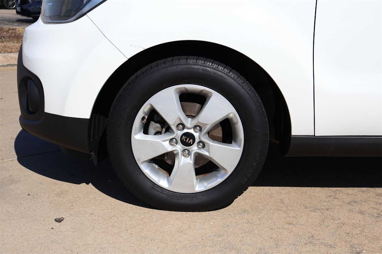 Thumbnail: 2017 Kia Soul - 8