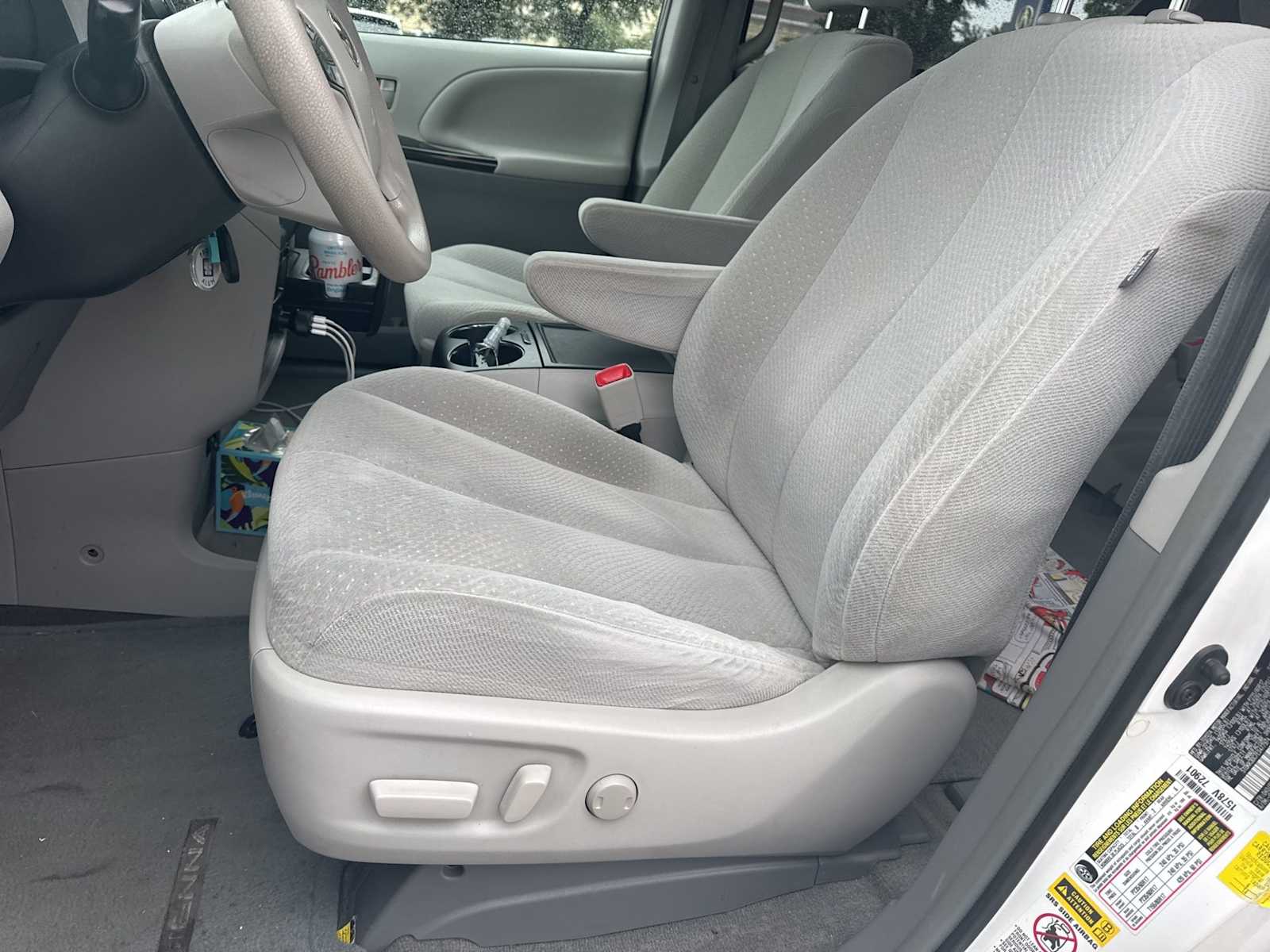 Thumbnail: 2014 Toyota Sienna - 6
