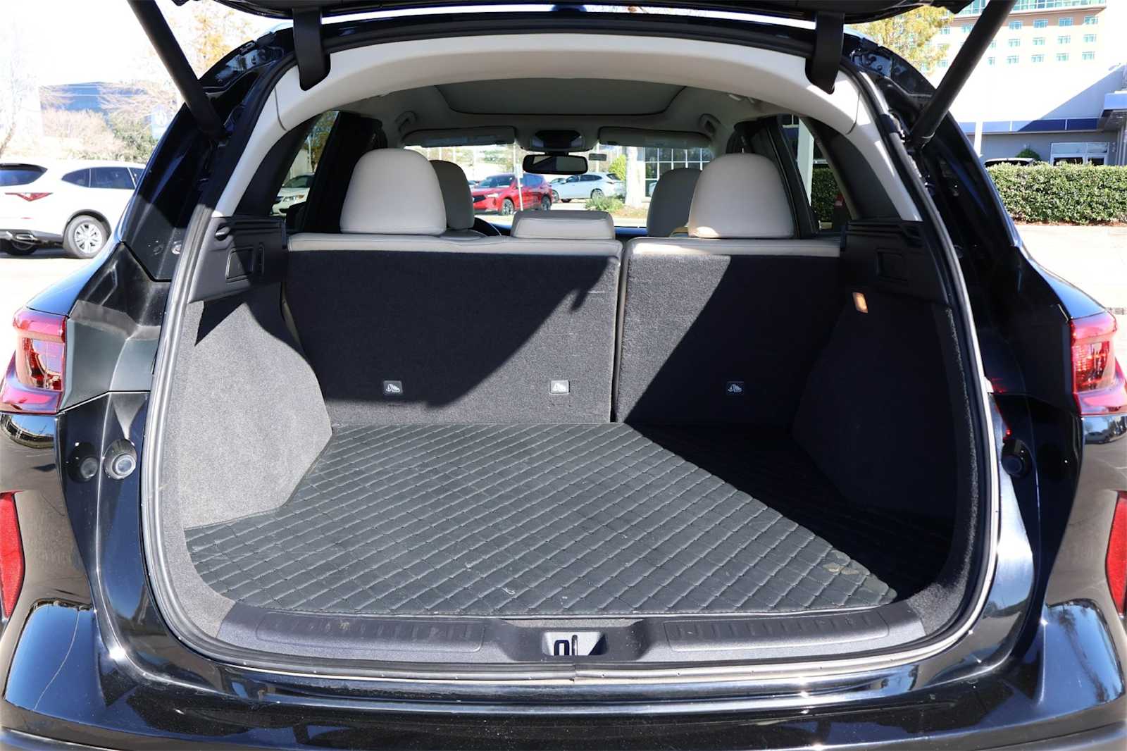 Thumbnail: 2021 INFINITI QX50 - 18