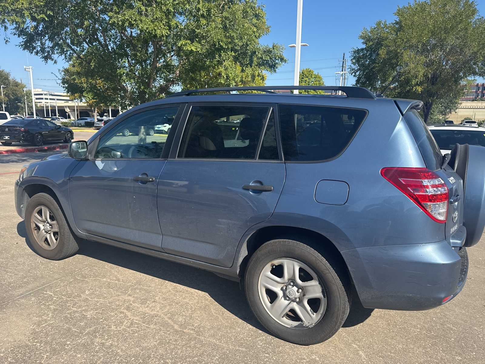 Thumbnail: 2012 Toyota RAV4 - 3