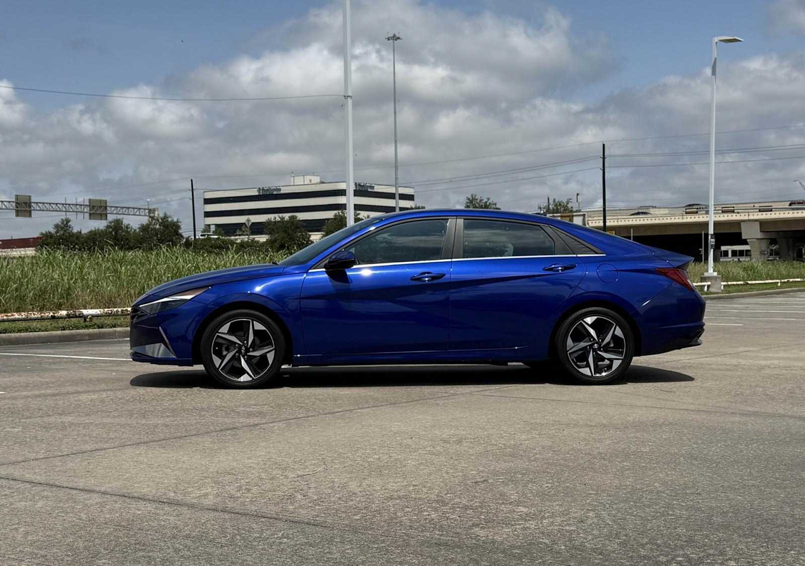2023 Hyundai Elantra Limited Edition 3