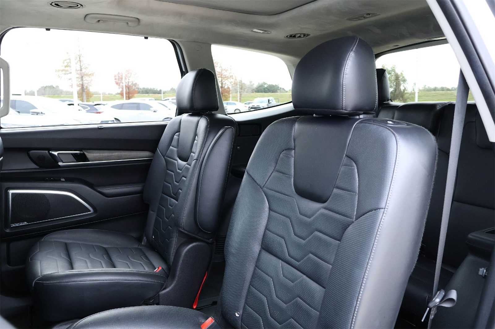 Thumbnail: 2022 Kia Telluride - 13