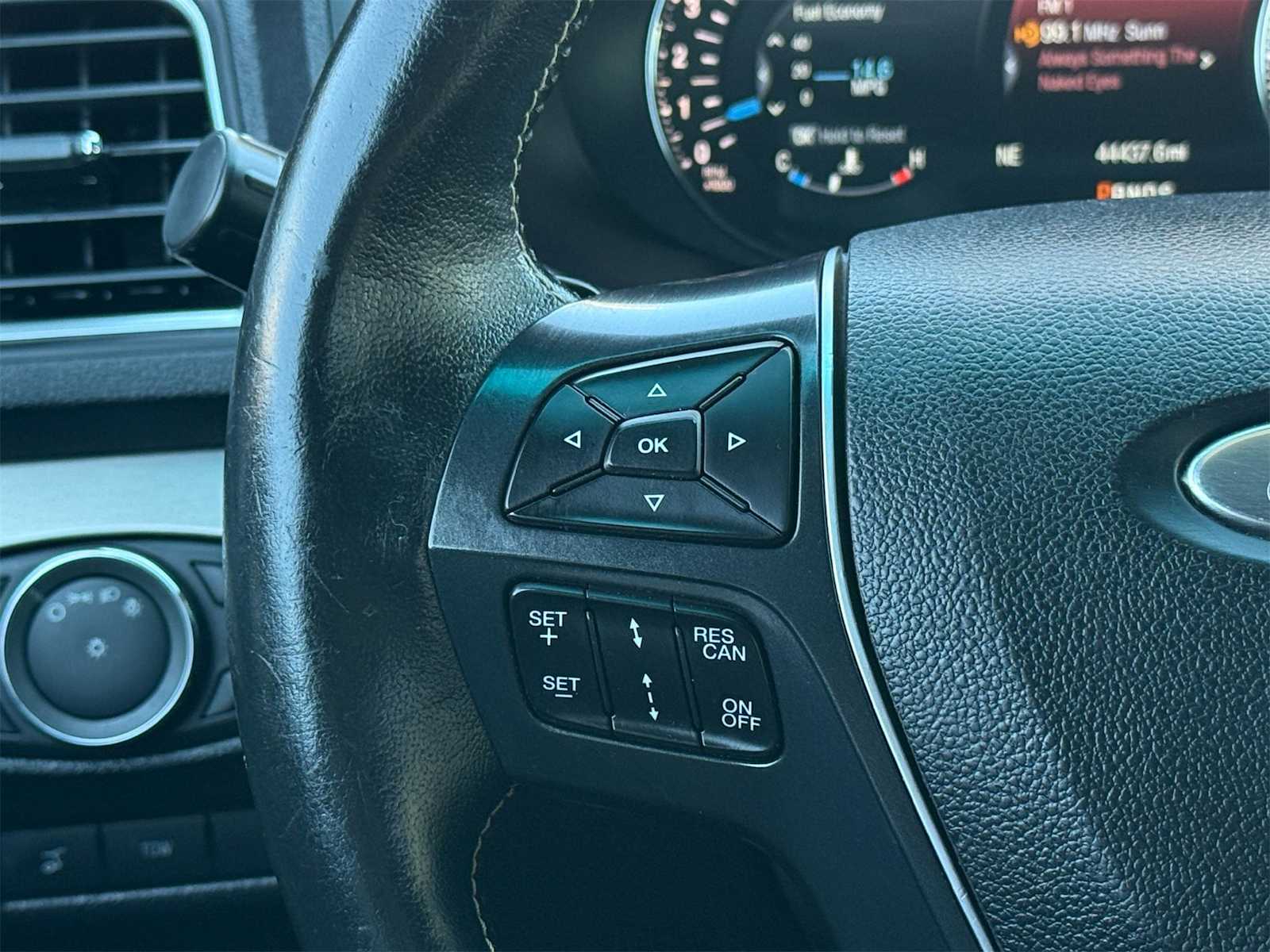 Thumbnail: 2016 Ford Explorer - 22