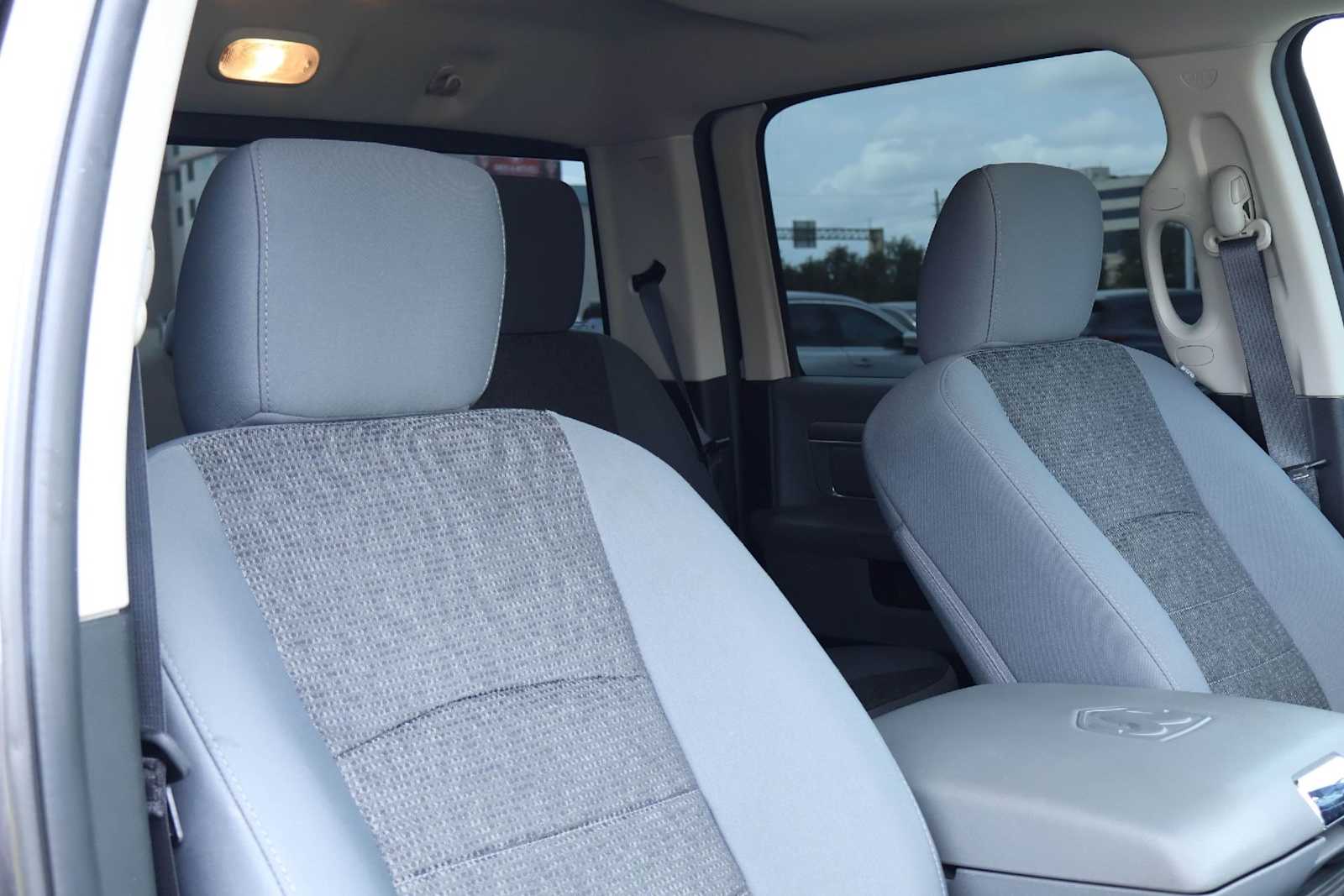 Thumbnail: 2019 RAM 1500 Classic - 14