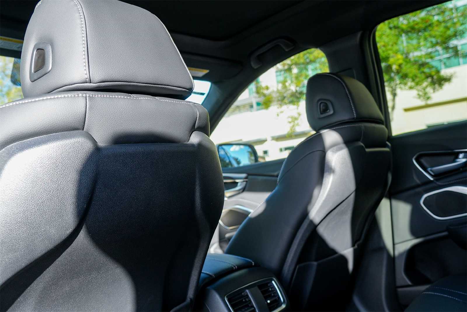 Thumbnail: 2026 Acura RDX - 12