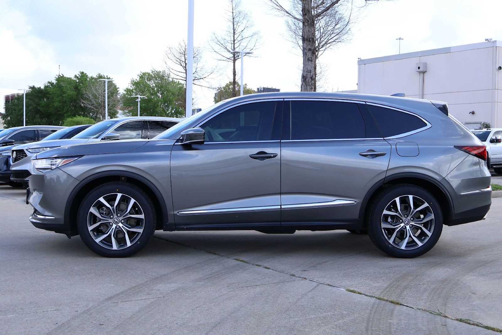 Thumbnail: 2023 Acura MDX - 3