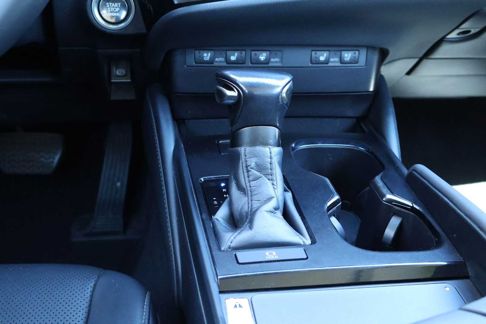 Thumbnail: 2023 Lexus ES - 17