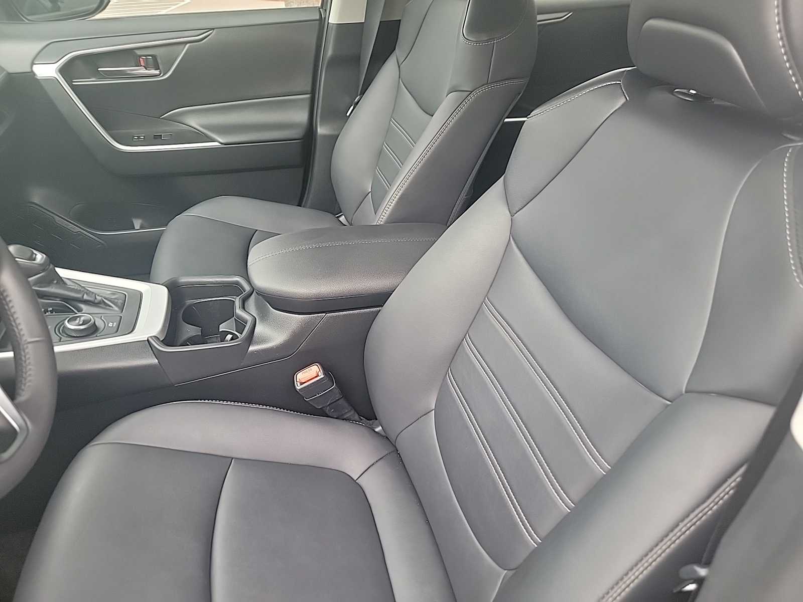 Thumbnail: 2021 Toyota RAV4 - 7