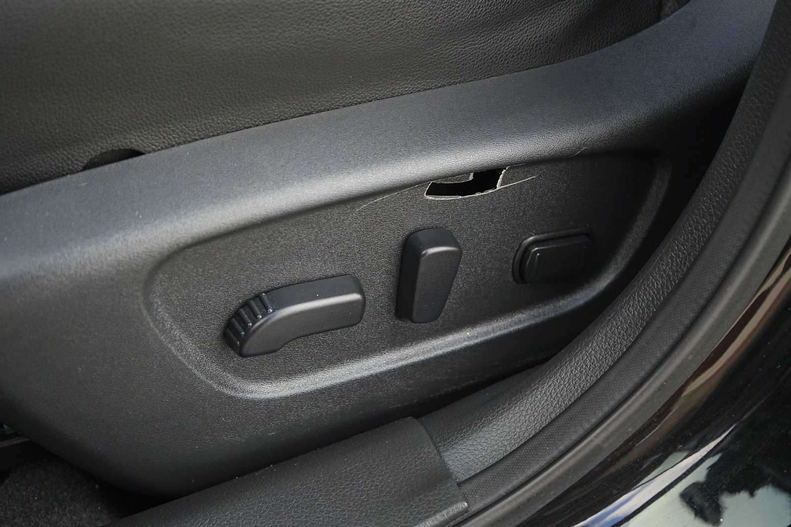 Thumbnail: 2019 Nissan Rogue - 12