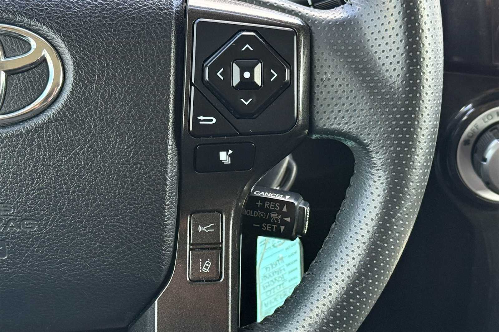 Thumbnail: 2020 Toyota 4Runner - 23