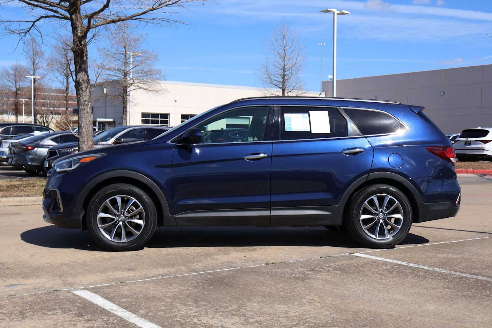 Thumbnail: 2017 Hyundai Santa Fe - 3