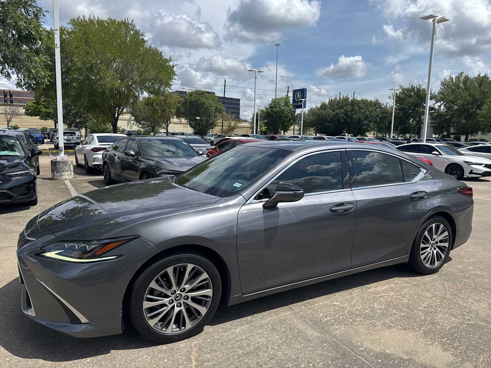 Thumbnail: 2019 Lexus ES - 1