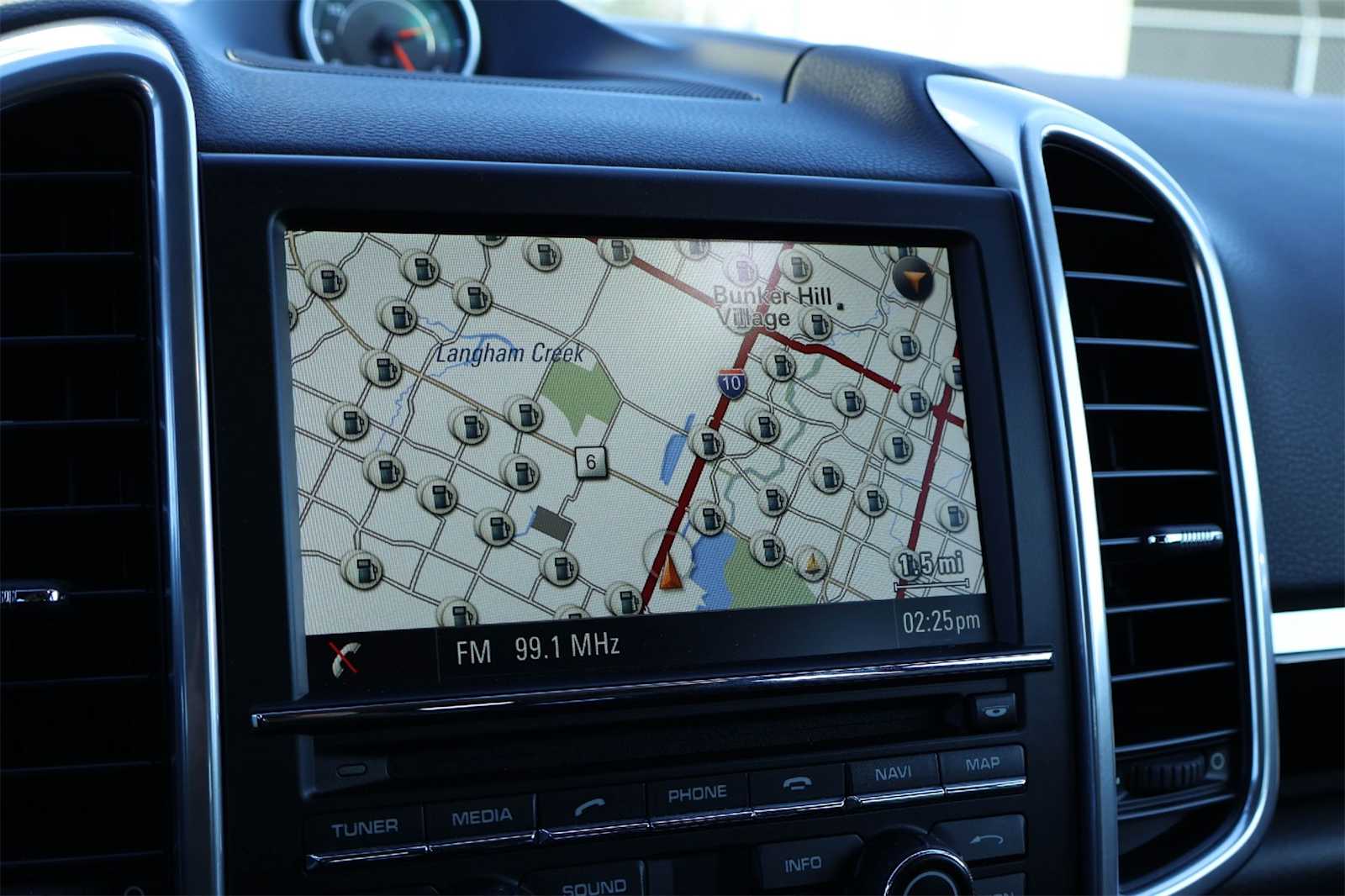 Thumbnail: 2014 Porsche Cayenne - 26