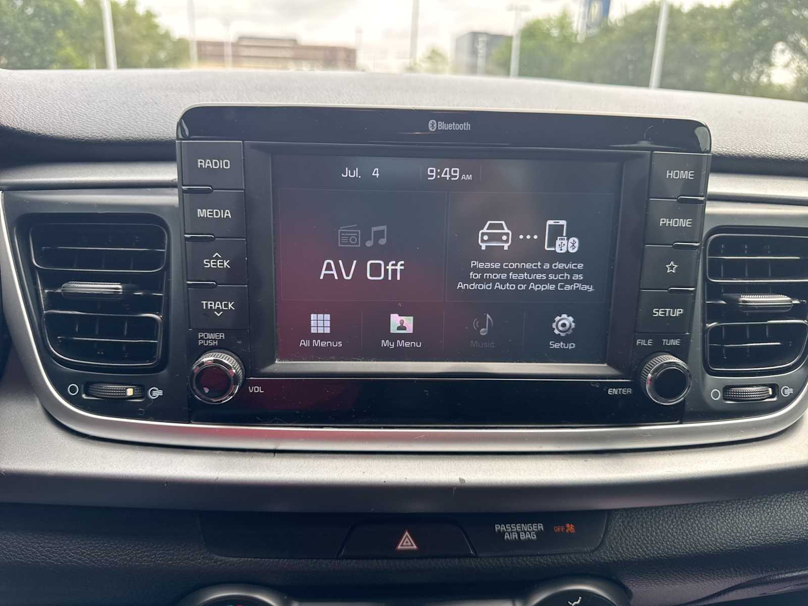 Thumbnail: 2020 Kia Rio - 10