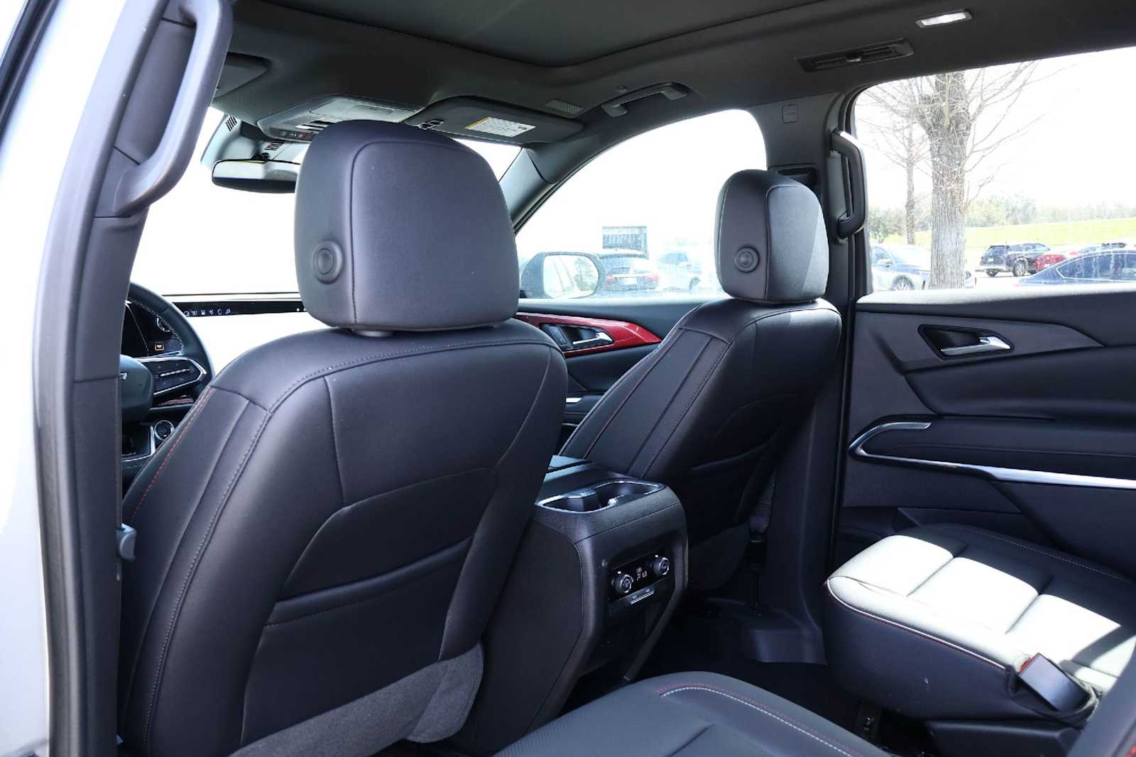 Thumbnail: 2025 Chevrolet Traverse - 12