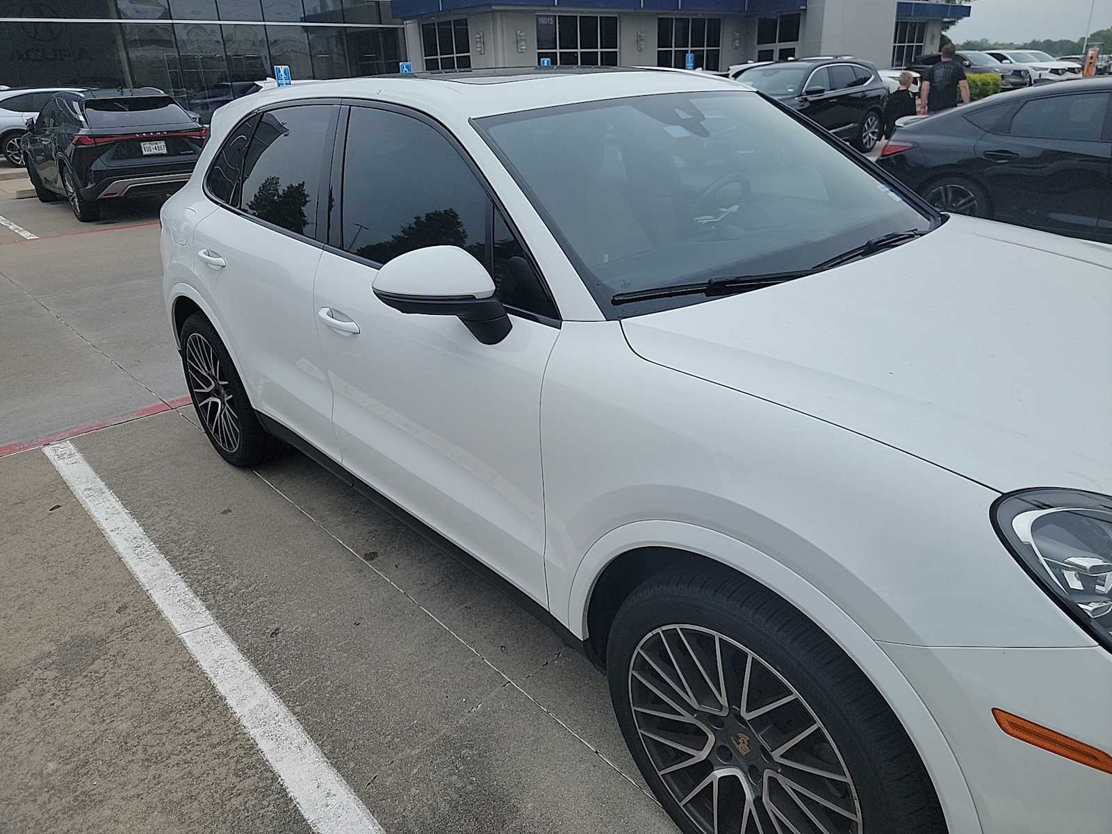 Thumbnail: 2022 Porsche Cayenne - 3