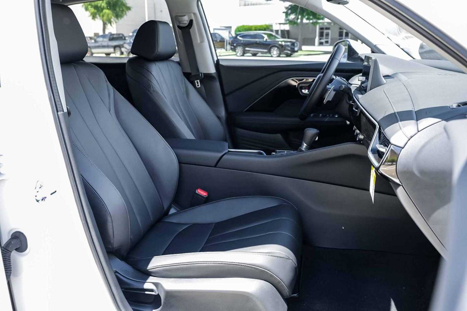 Thumbnail: 2025 Acura ADX - 14