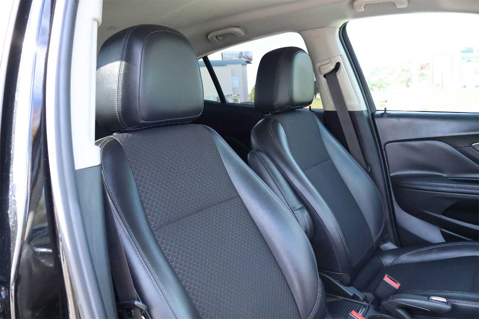 Thumbnail: 2018 Buick Encore - 14