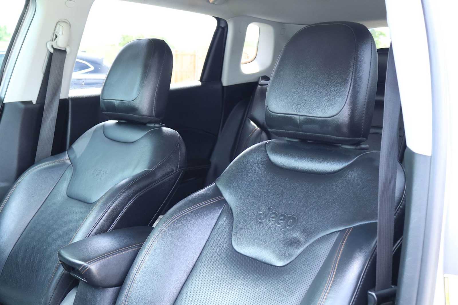 Thumbnail: 2018 Jeep Compass - 11