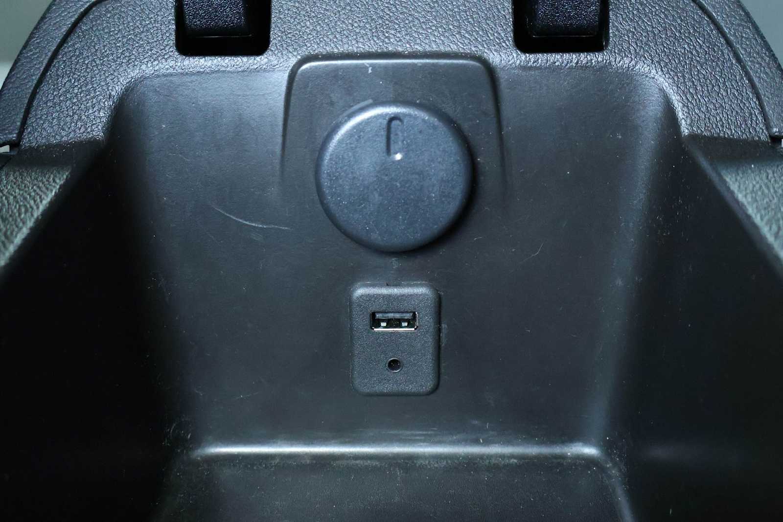 Thumbnail: 2015 Chevrolet Camaro - 24