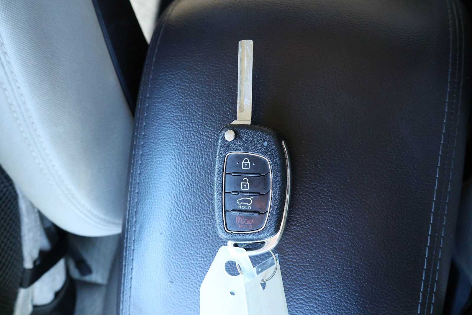 Thumbnail: 2017 Hyundai Santa Fe - 20