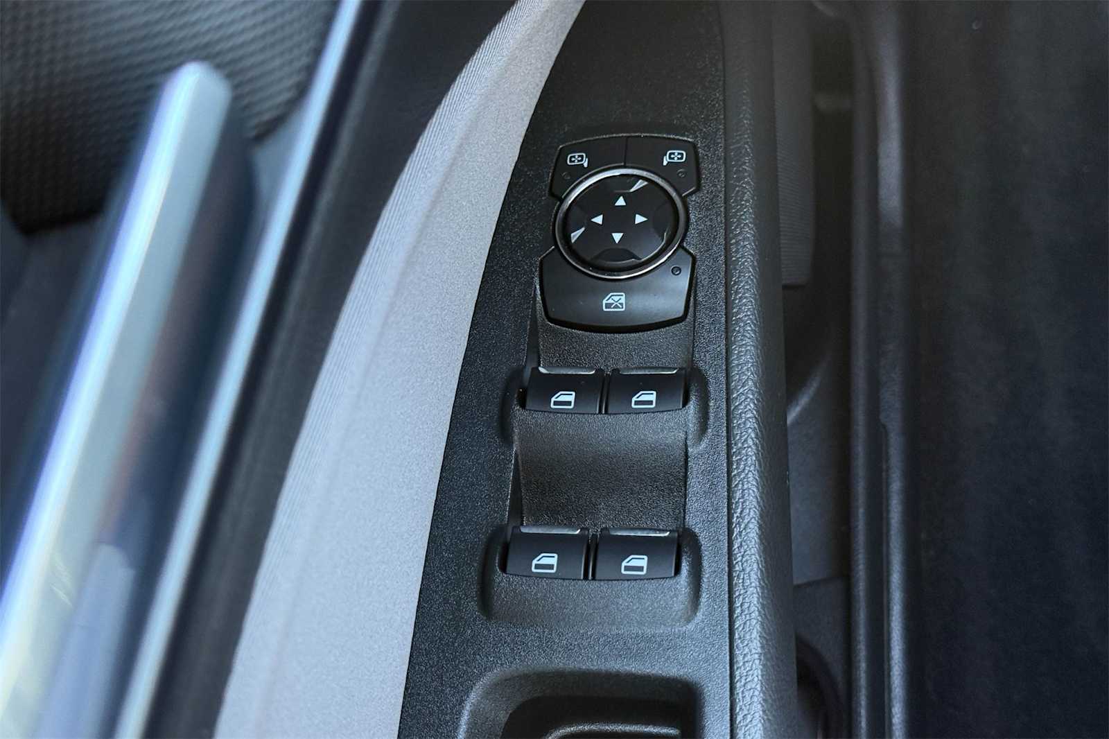 Thumbnail: 2014 Ford Fusion - 29