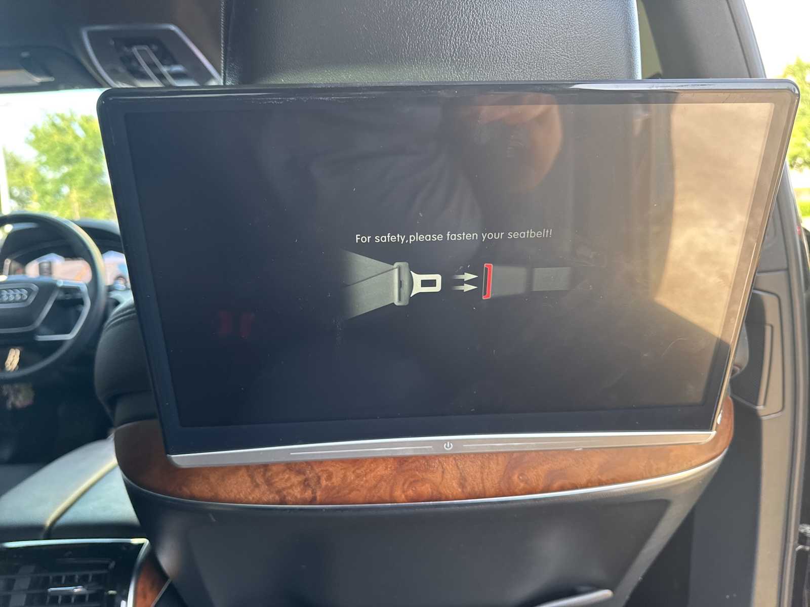 Thumbnail: 2019 Audi A8 - 10
