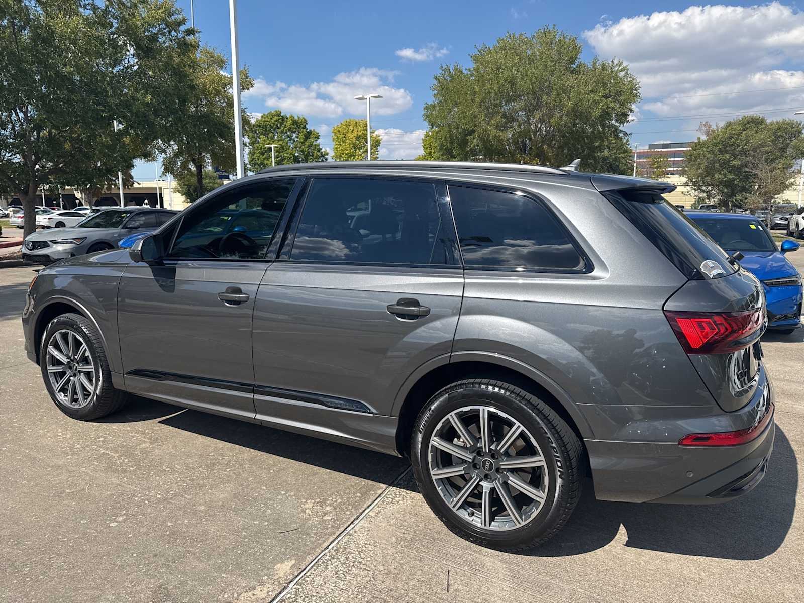 Thumbnail: 2022 Audi Q7 - 3