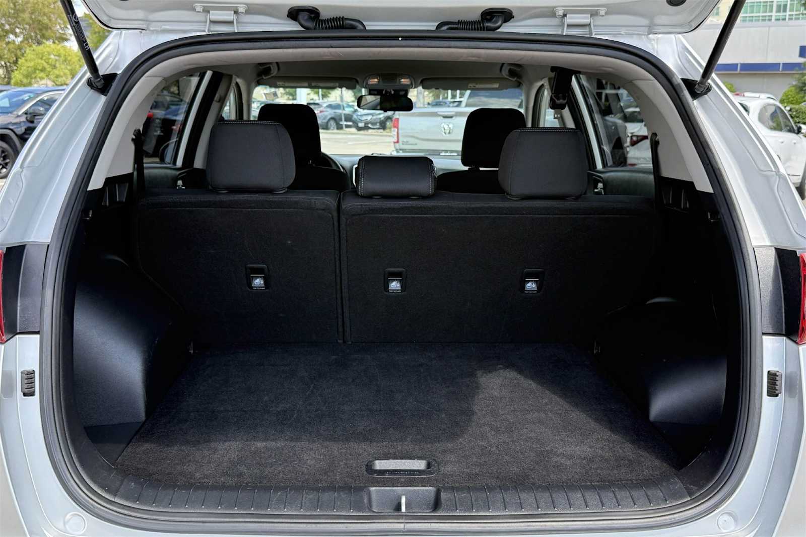 Thumbnail: 2022 Kia Sportage - 19