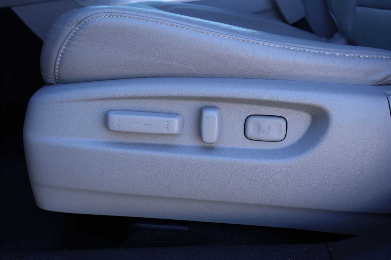 Thumbnail: 2018 Acura MDX - 24