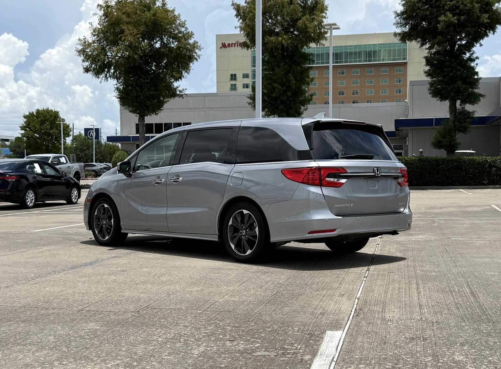 Thumbnail: 2023 Honda Odyssey - 4