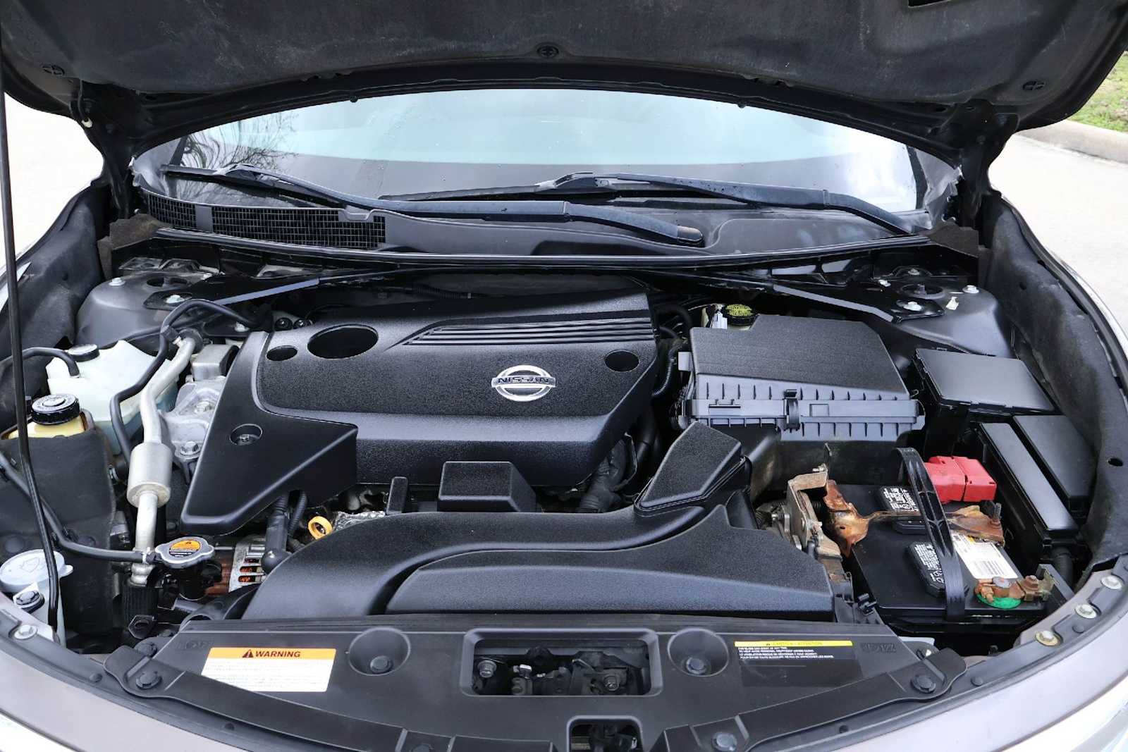 Thumbnail: 2015 Nissan Altima - 9