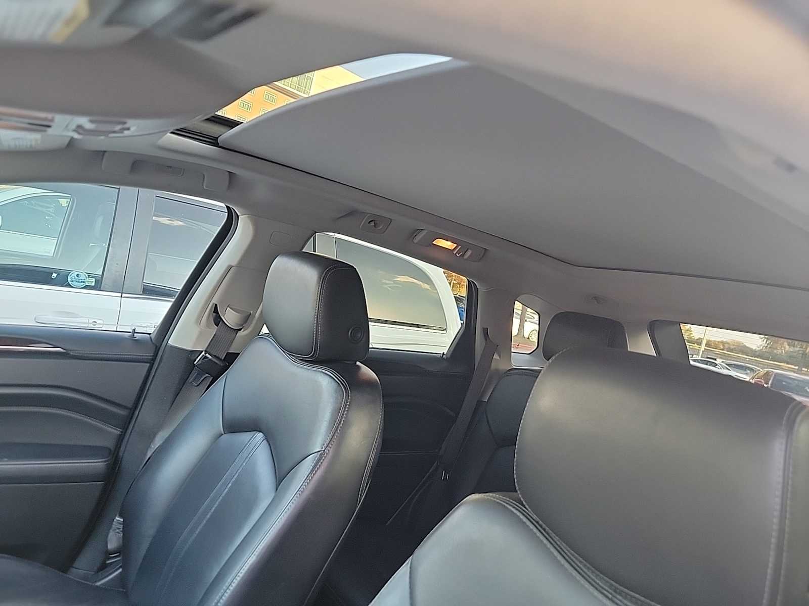 Thumbnail: 2015 Cadillac SRX - 9