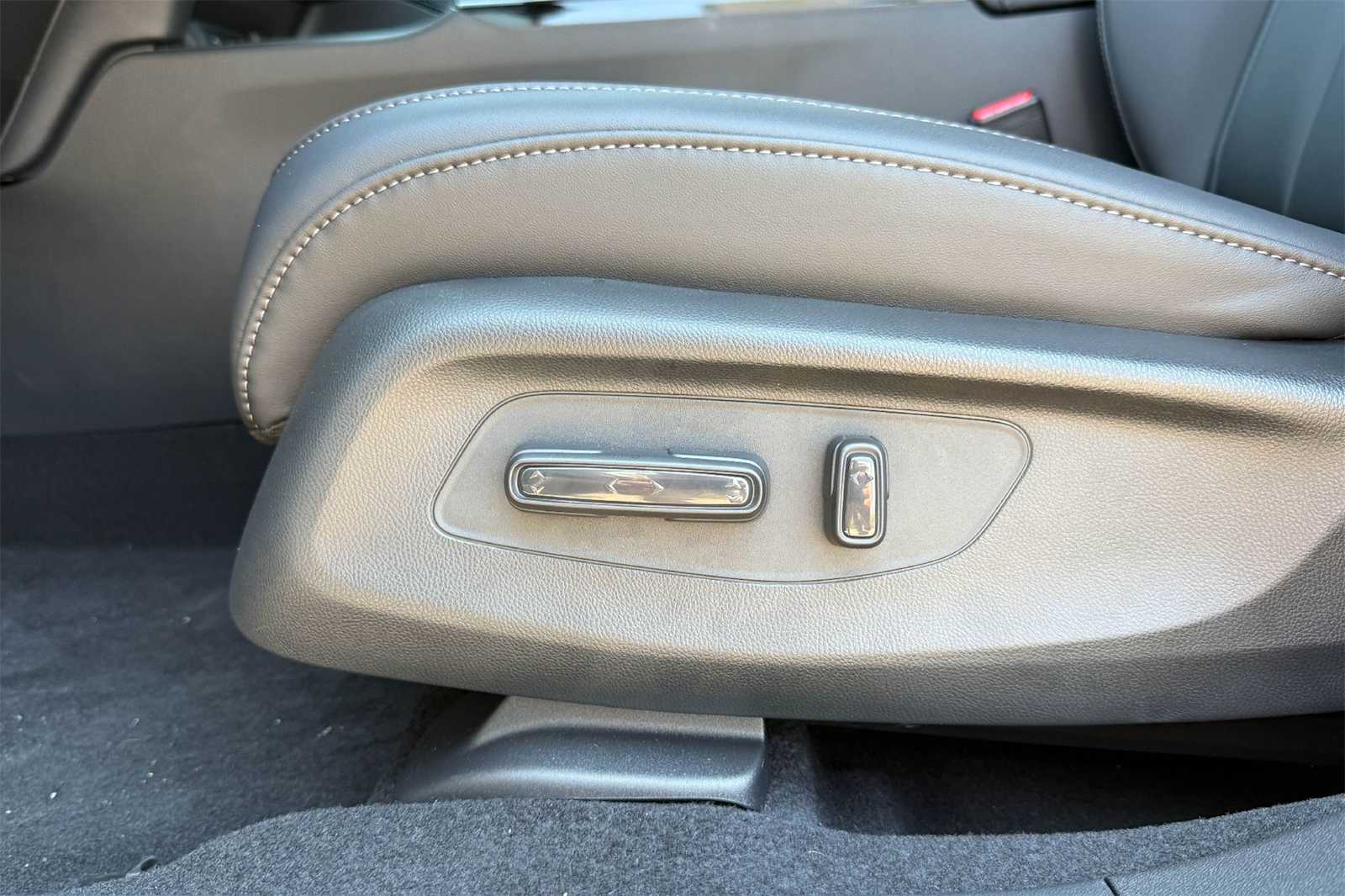 Thumbnail: 2025 Acura ADX - 24