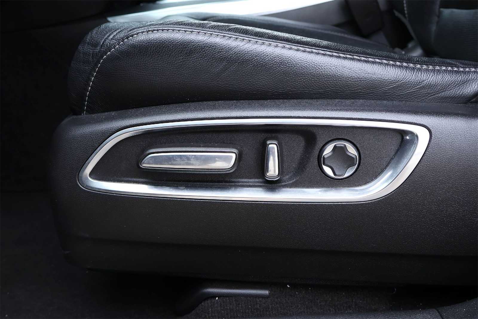 Thumbnail: 2020 Acura MDX - 24