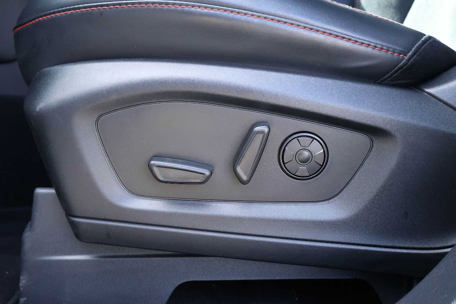 Thumbnail: 2025 Ford Explorer - 24