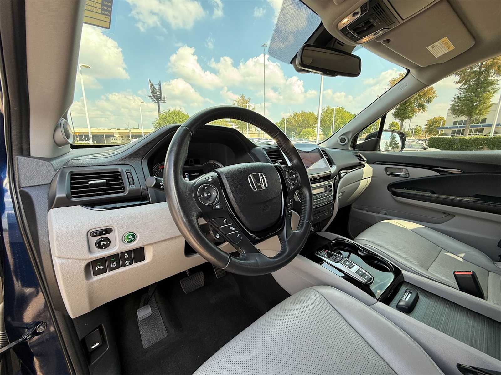 Thumbnail: 2018 Honda Pilot - 2