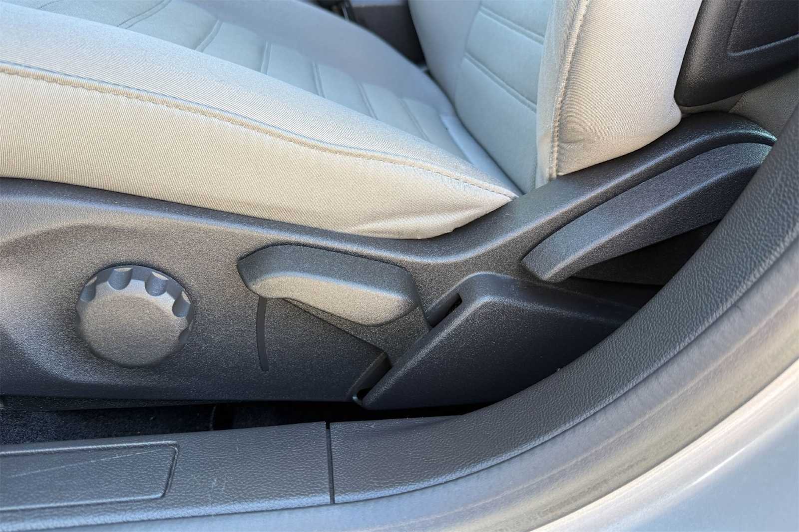 Thumbnail: 2014 Ford Fusion - 24