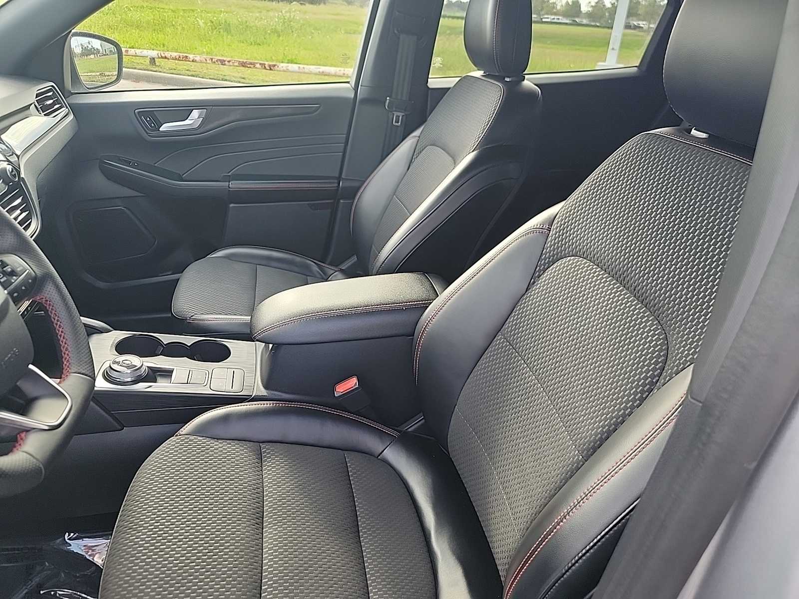 Thumbnail: 2024 Ford Escape - 9