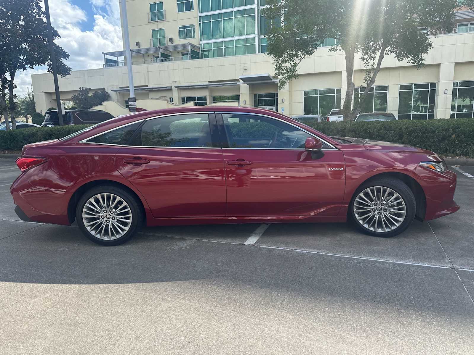 Thumbnail: 2021 Toyota Avalon - 4