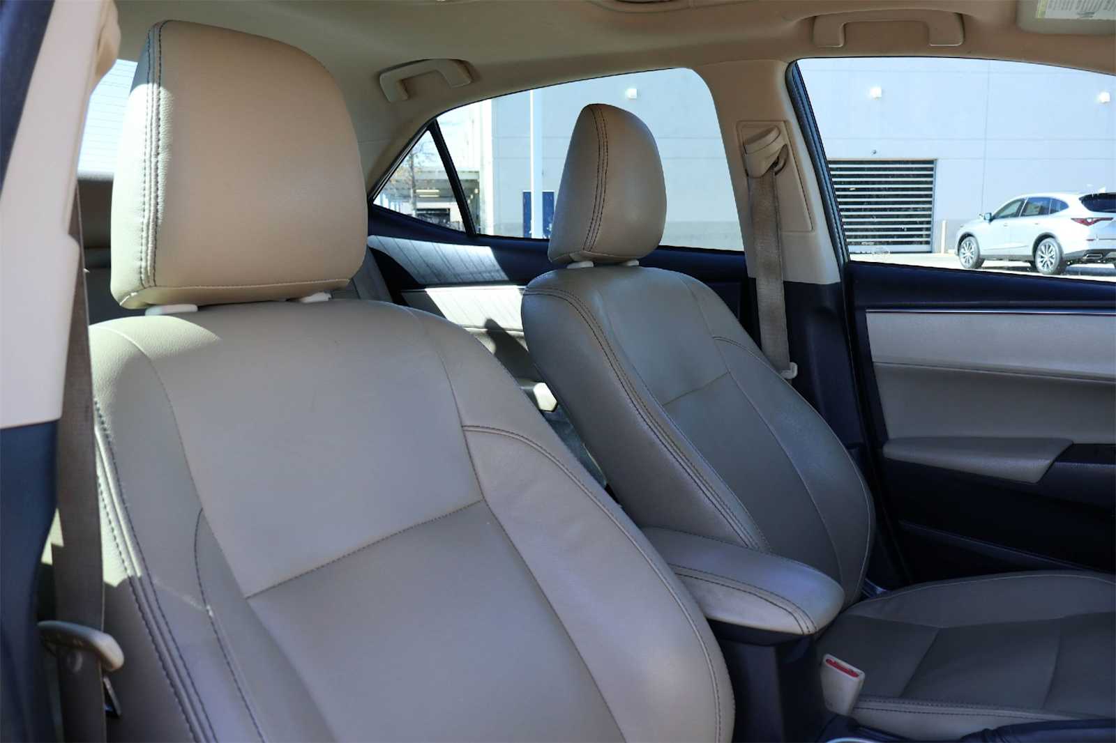 Thumbnail: 2015 Toyota Corolla - 14