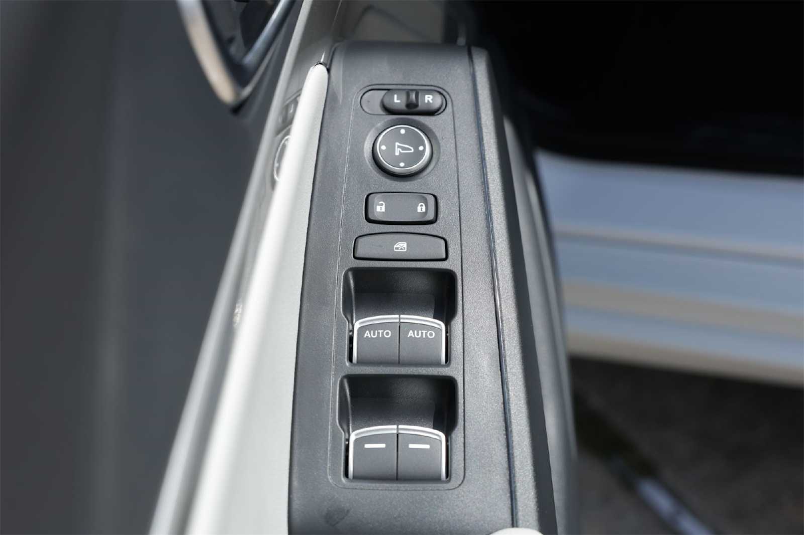 Thumbnail: 2025 Acura Integra - 27