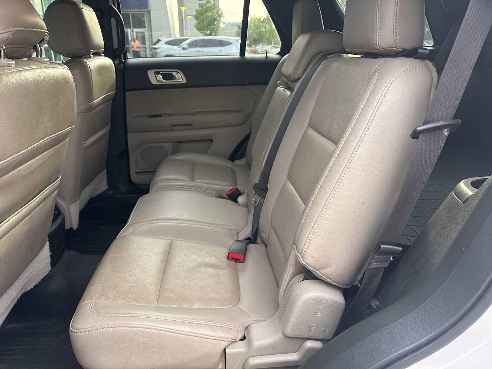 Thumbnail: 2015 Ford Explorer - 7