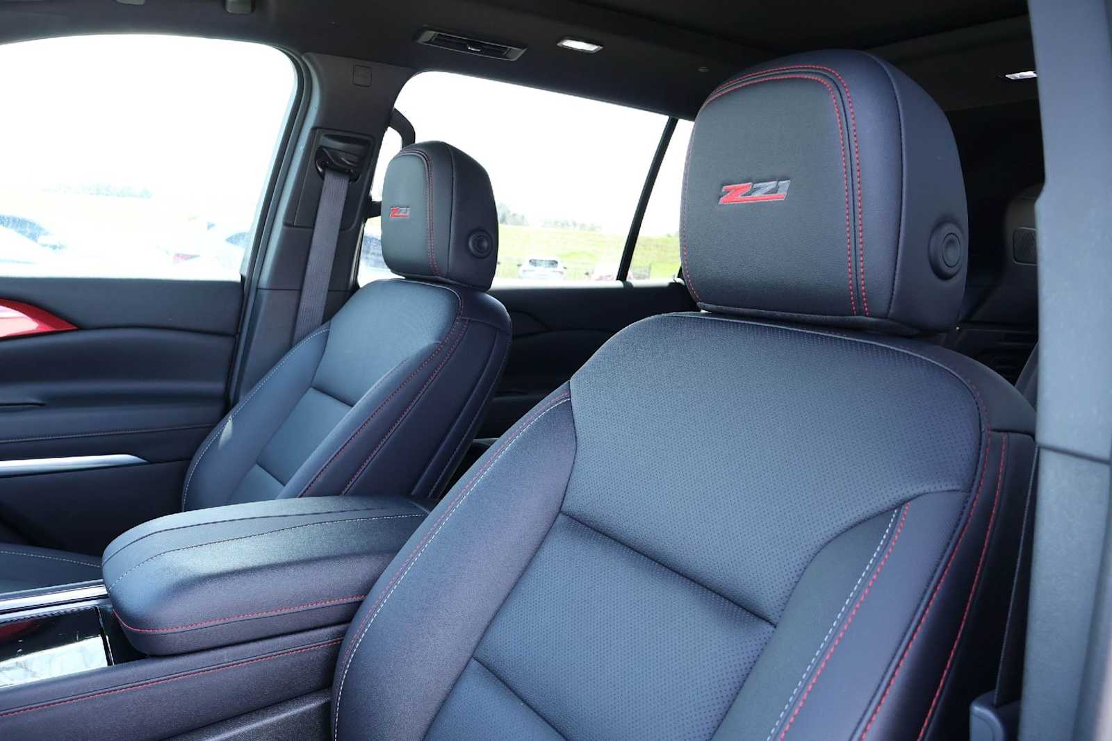 Thumbnail: 2025 Chevrolet Traverse - 11