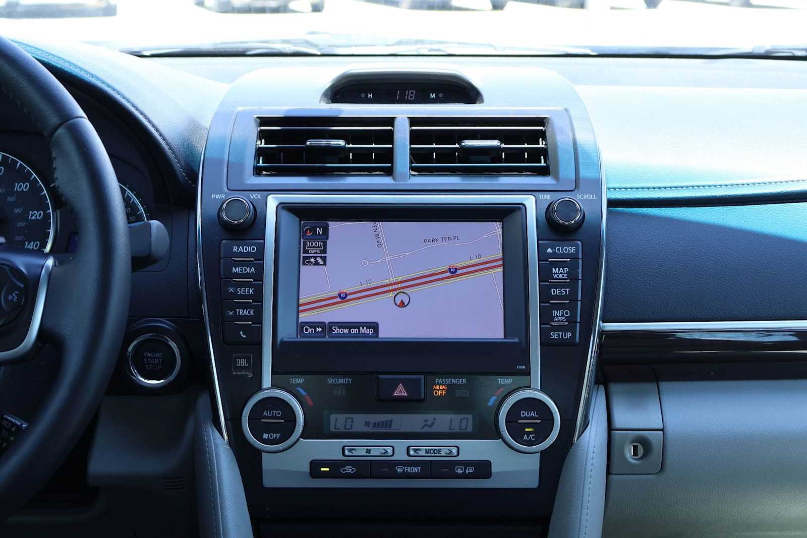 Thumbnail: 2013 Toyota Camry - 16