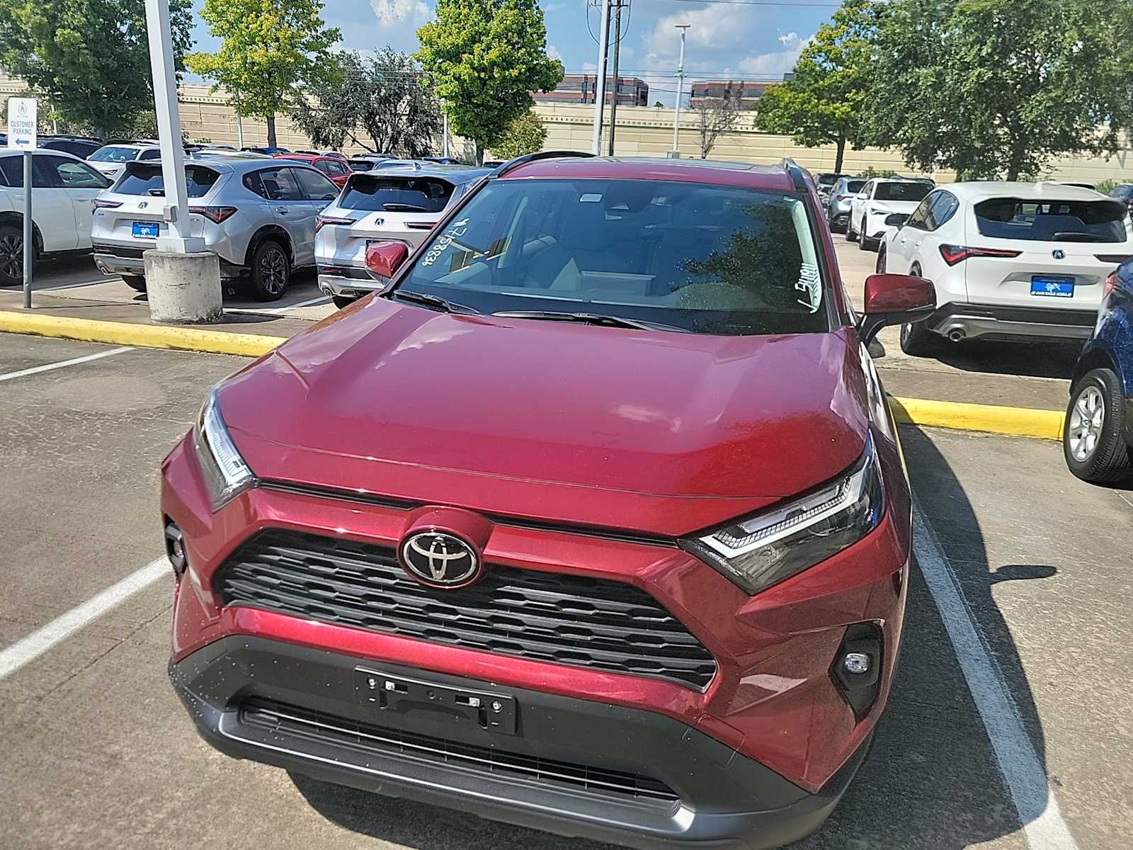 Thumbnail: 2022 Toyota RAV4 - 3
