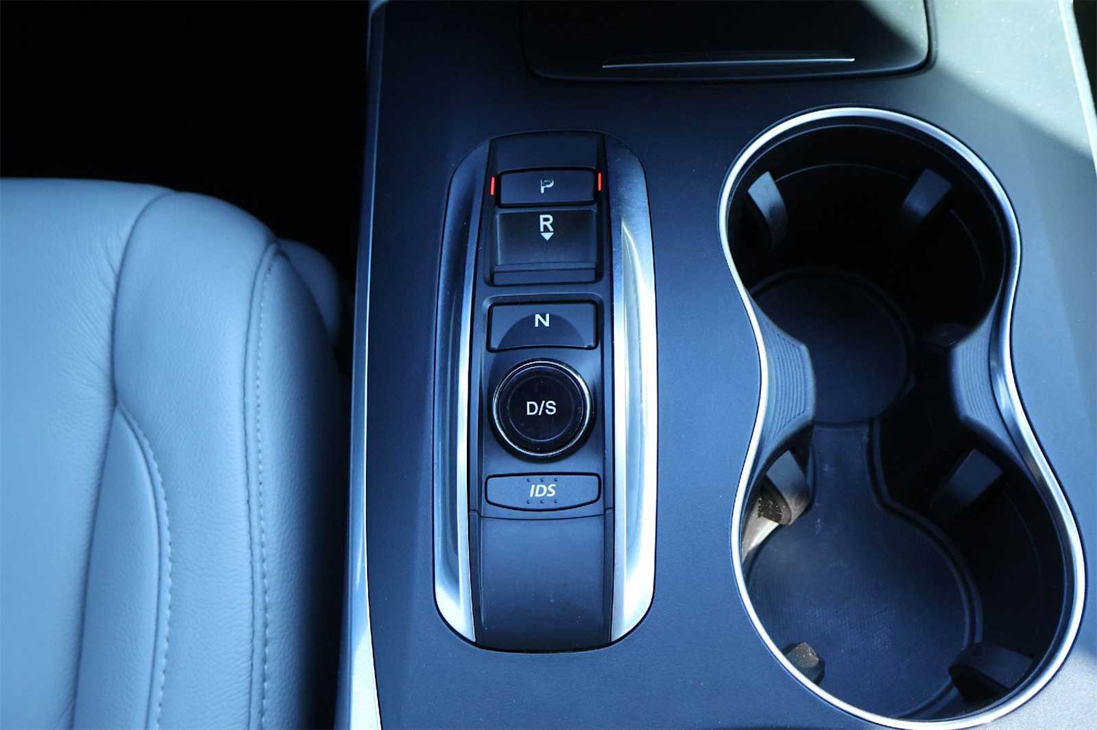 Thumbnail: 2016 Acura MDX - 17