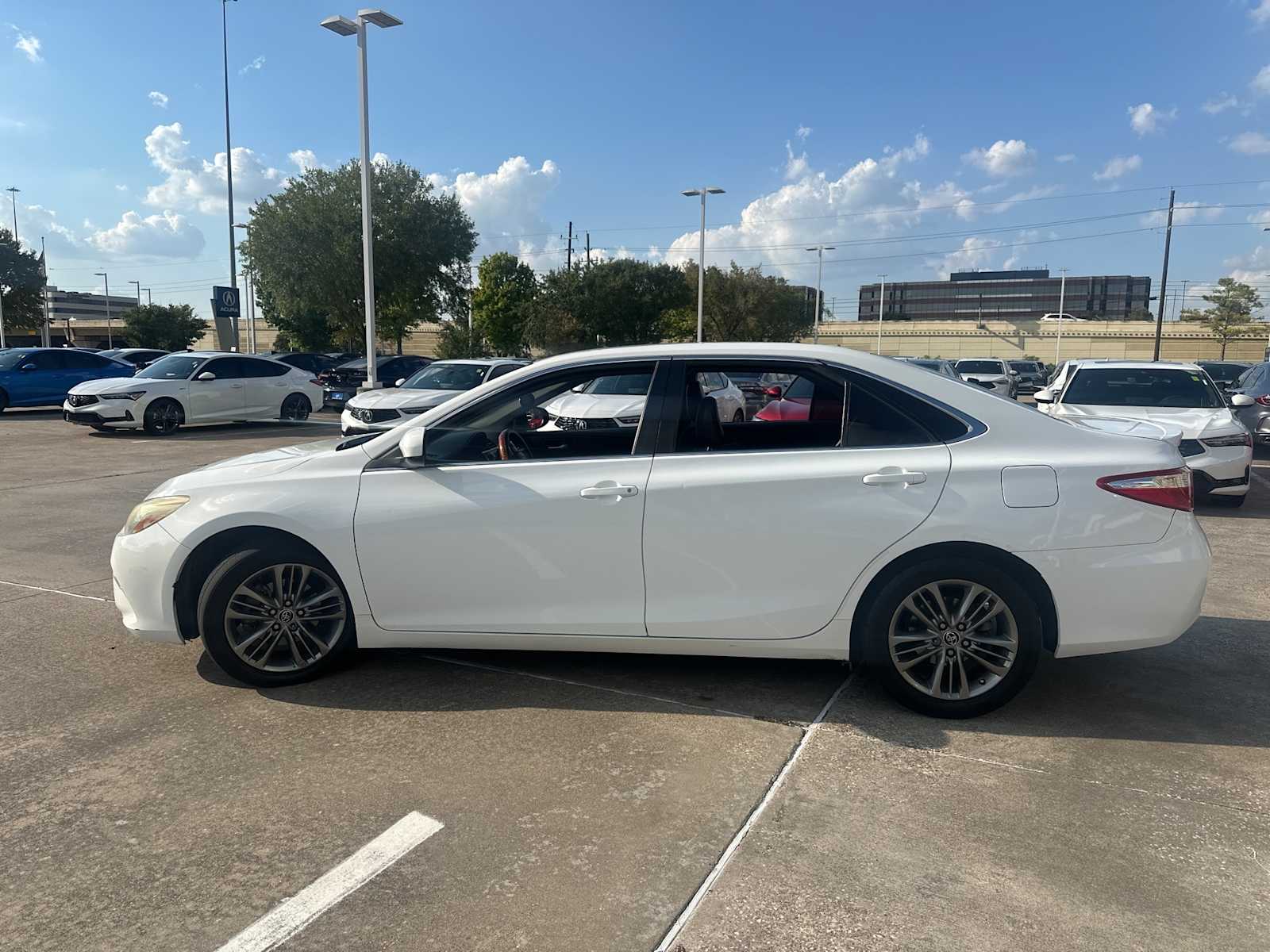 Thumbnail: 2016 Toyota Camry - 7